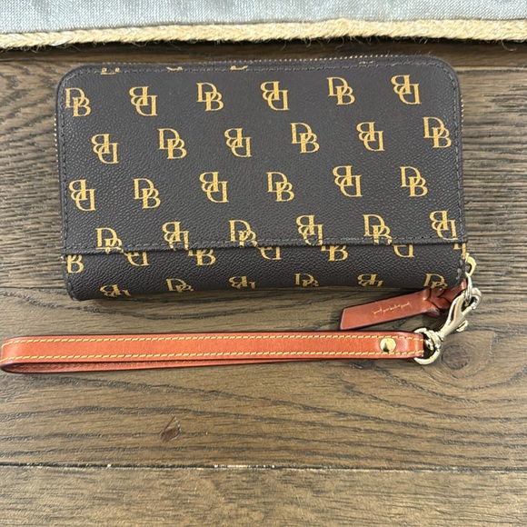 Dooney & Burke Blakely large zip around wristlet - Picture 2 of 5